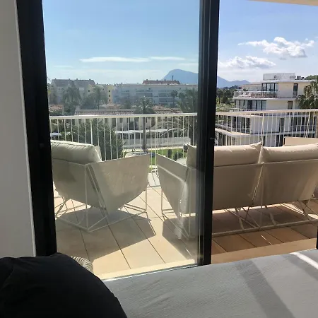 Beach Apartment *